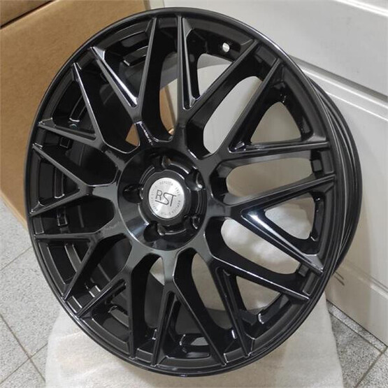 Диск Rst R158 18x8 5x108 ET33 DIA65.1 BL